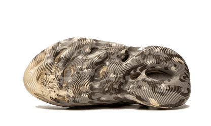yeezy-foam-rnnr-mx-clay-cream-socksforsport