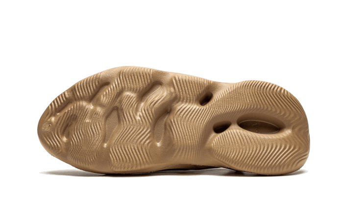 yeezy-foam-rnnr-ochre-socksforsport