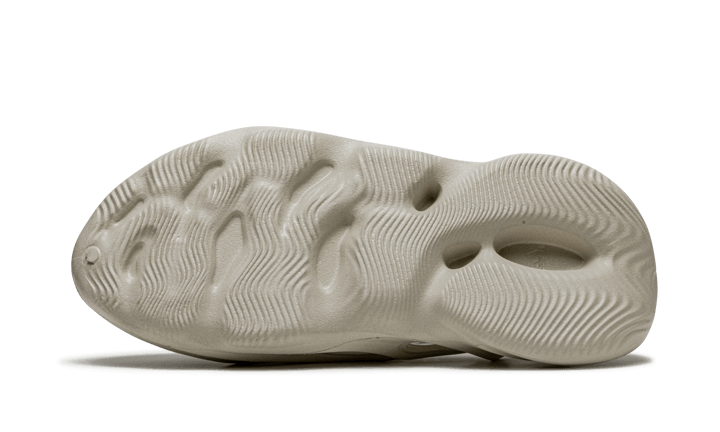 yeezy-foam-rnnr-sand-socksforsport
