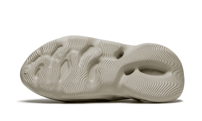 yeezy-foam-rnnr-sand-socksforsport