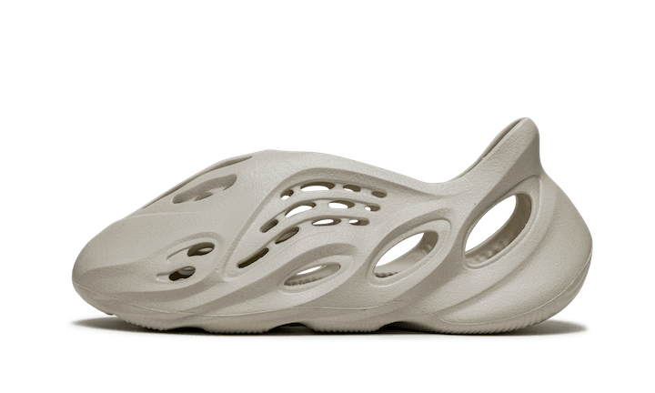 yeezy-foam-rnnr-sand-socksforsport