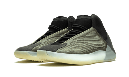yeezy-qntm-barium-socksforsport