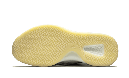 yeezy-qntm-bsktbl-socksforsport