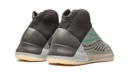 yeezy-qntm-teal-blue-socksforsport