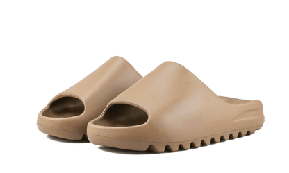 yeezy-slide-earth-brown-socksforsport