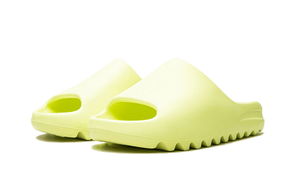 yeezy-slide-glow-green-restock-pair-2022-socksforsport