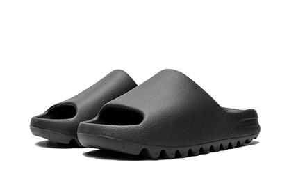 yeezy-slide-onyx-socksforsport