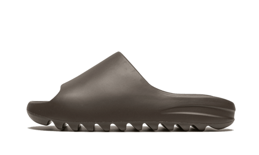 yeezy-slide-soot-socksforsport