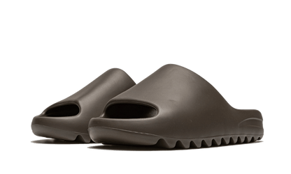 yeezy-slide-soot-socksforsport
